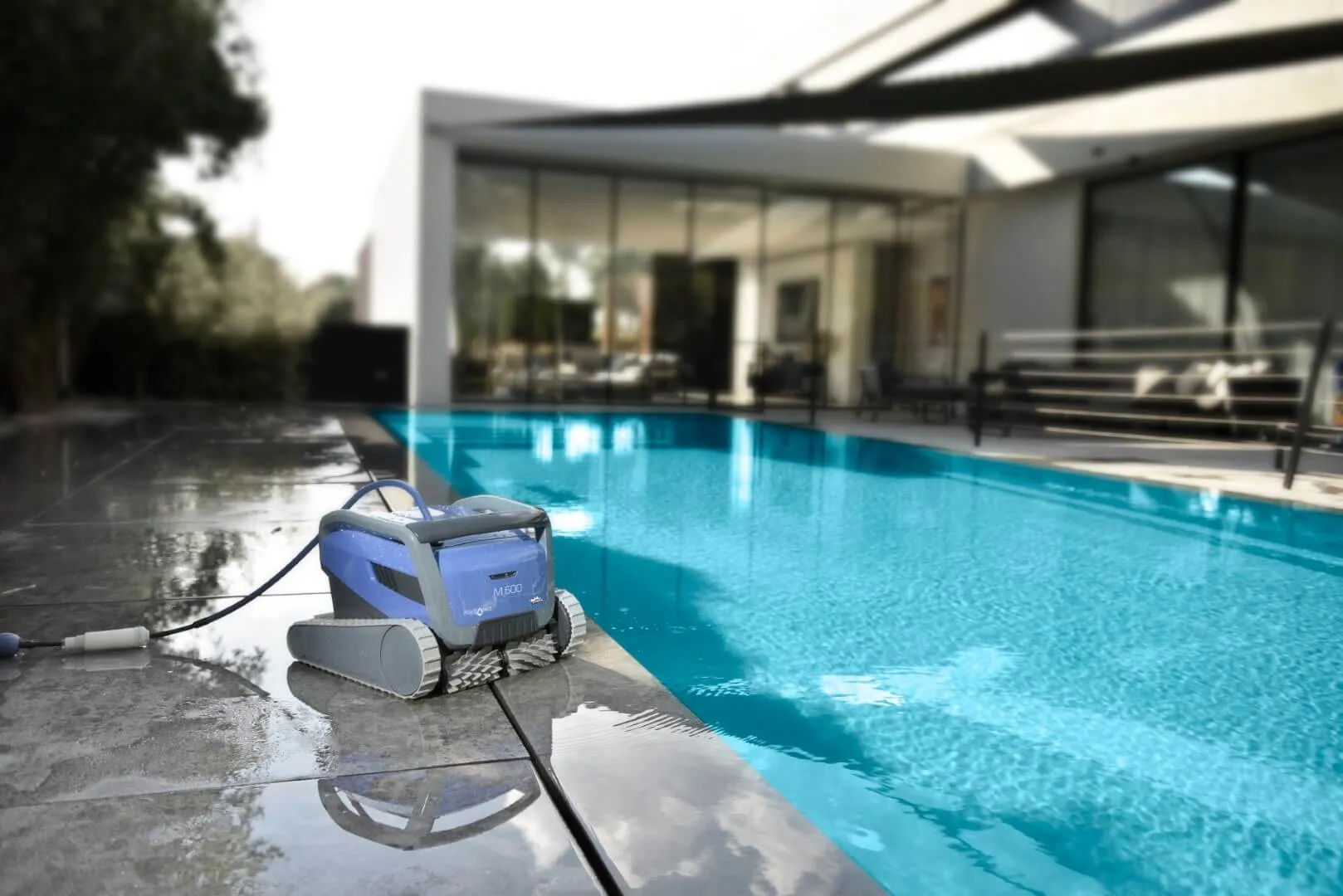 Odkurzacz basenowy automatyczny DOLPHIN m600 iot